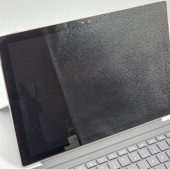 Microsoft Surface Pro 4 12.3" Tablet (Intel Core i5, 4GB RAM, 128GB SSD, Silver) - Picture 5 of 16